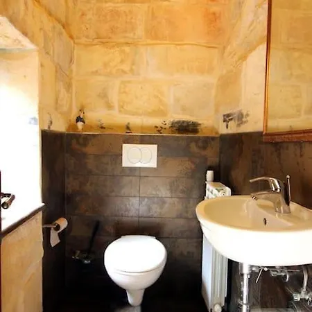 3 Bedroom Farmhouse Xagħra