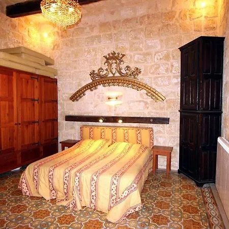 فيلة 3 Bedroom Farmhouse *
