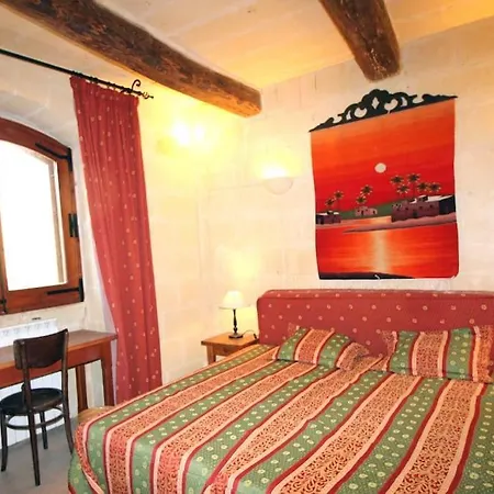 فيلة 3 Bedroom Farmhouse