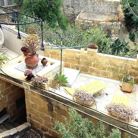 3 Bedroom Farmhouse *