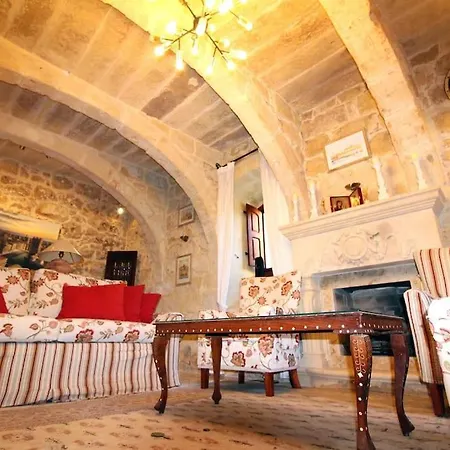 3 Bedroom Farmhouse Villa Xaghra