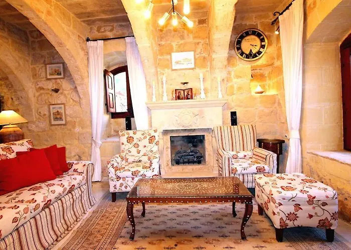 3 Bedroom Farmhouse Villa Xagħra