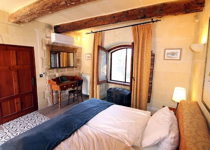 Villa 3 Bedroom Farmhouse