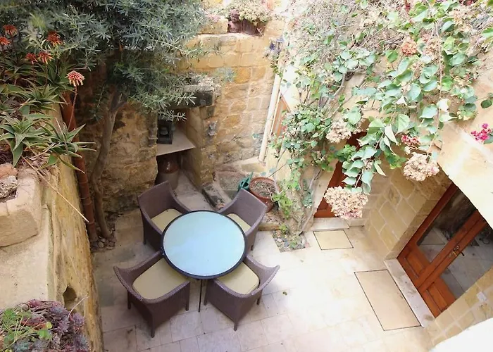 Villa 3 Bedroom Farmhouse *